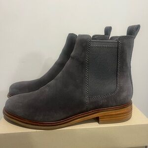 Clarks Women’s Chelsea Boot Sz 7